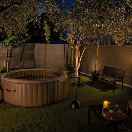 Hot Tub - 5 Min To Beaches - Private Garden - Netflix 別荘