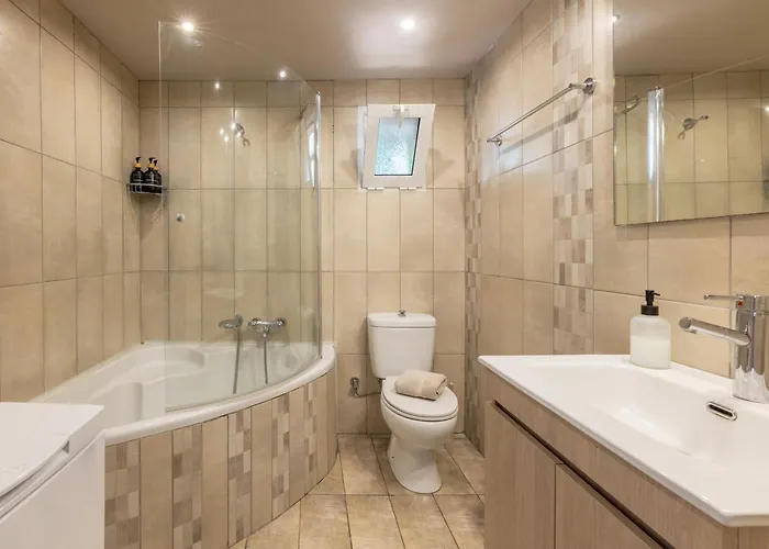 Hot Tub - 5 Min To Beaches - Private Garden - Netflix Casa vacanze Lambi (Kos)