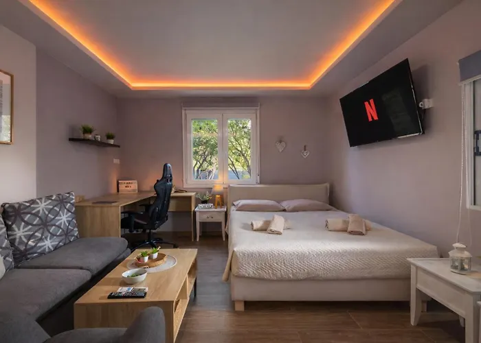 Hot Tub - 5 Min To Beaches - Private Garden - Netflix Casa vacanze Lambi (Kos)