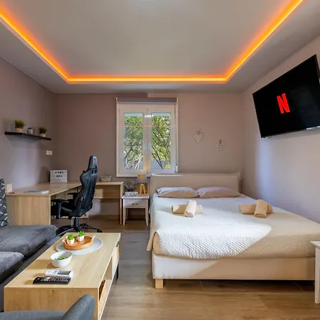 度假居 Hot Tub - 5 Min To Beaches - Private Garden - Netflix 兰皮