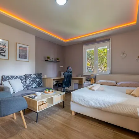Vakantiehuis Hot Tub - 5 Min To Beaches - Private Garden - Netflix
