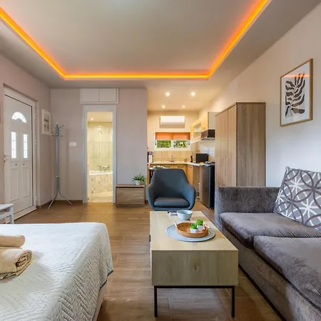 Nyaraló Hot Tub - 5 Min To Beaches - Private Garden - Netflix