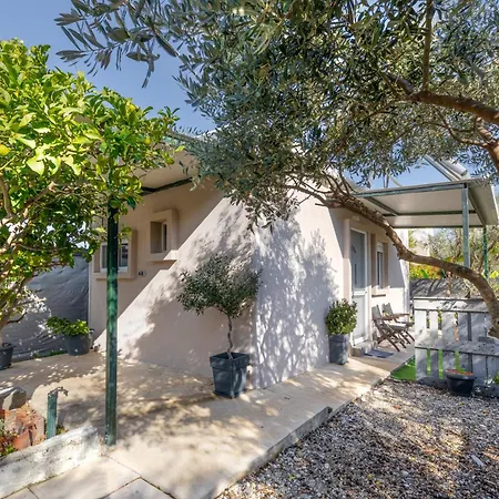 Hot Tub - 5 Min To Beaches - Private Garden - Netflix Holiday home *