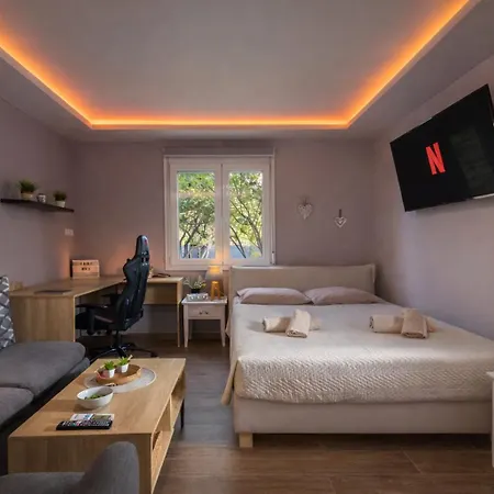 Hot Tub - 5 Min To Beaches - Private Garden - Netflix Holiday home Lambi (Kos)