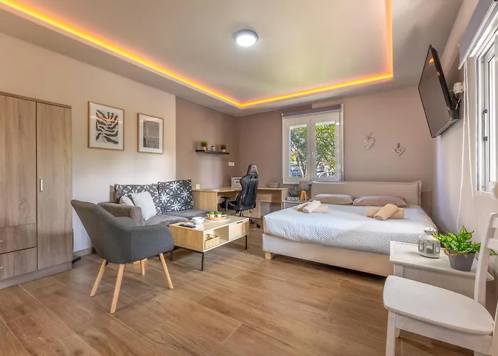 Hot Tub - 5 Min To Beaches - Private Garden - Netflix Tatil Evi