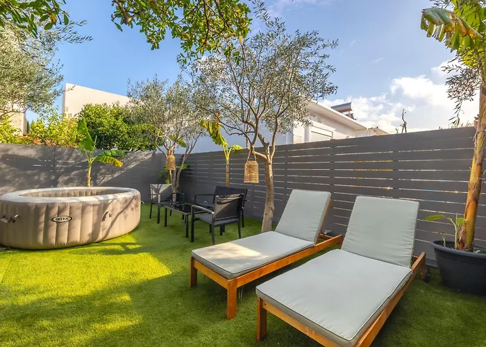 Hot Tub - 5 Min To Beaches - Private Garden - Netflix